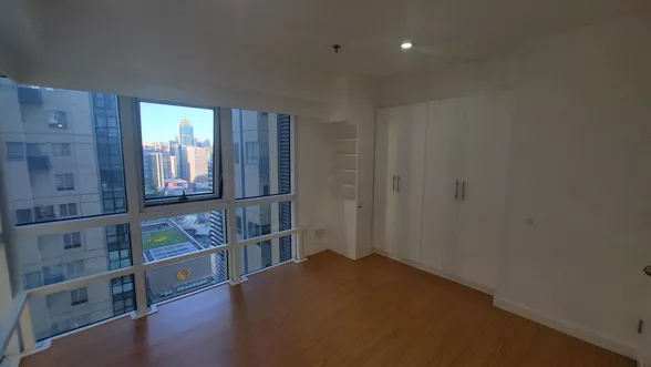 2 Storey Apartment style condo @ Fort Victoria C, BGC