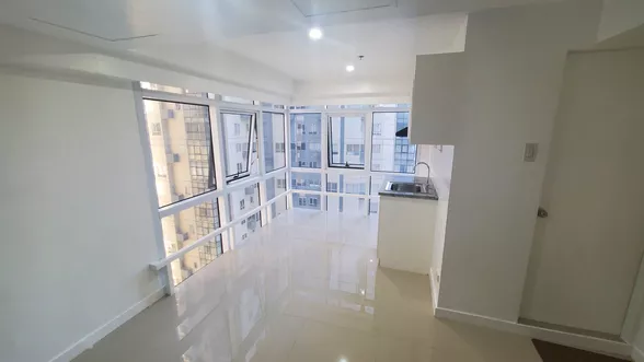 2 Storey Apartment style condo @ Fort Victoria C, BGC