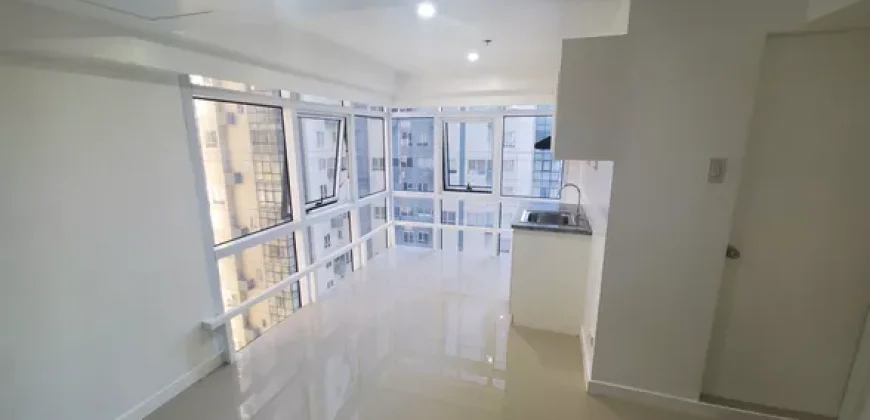 2 Storey Apartment style condo @ Fort Victoria C, BGC