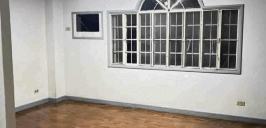 For Rent: 3-Story 5bed/5ba Townhouse in San Antonio Village, Makati — Only ₱75,000/month