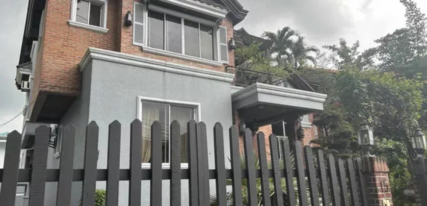 Mansion house with 6 bedrooms 4 car parking, & more in Ayala Heights, QC