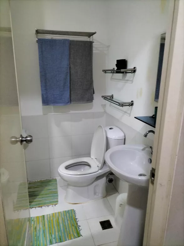 24 sqm Studio Condo at The Pearl Place, Pasig — Near University of Asia & the Pacific